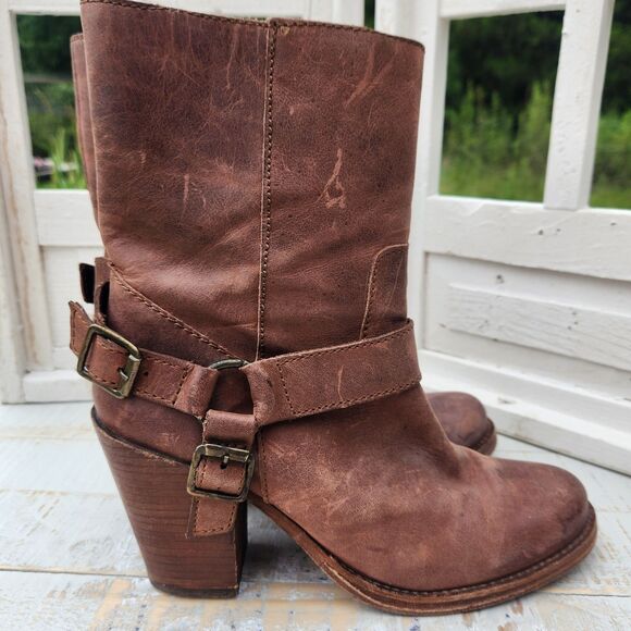 Y2K Vintage Steve Madden Boots Women's 10 Brown Distressed Leather Belted Biker - Picture 2 of 14